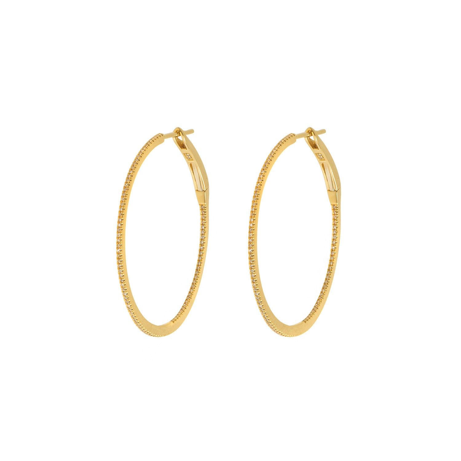 Diamond Hoop earrings. Hoop earrings. Gold hoop earrings. Gold and Diamond hoop earrings. Easy to wear hoops. Diamond hoops. Diamond earrings for gift. Χρυσοί κρίκοι. Διαμαντένιοι κρίκοι. Κρίκος με διαμάντια. Σκουλαρίκια κρίκοι. Σκουλαρίκι για δώρο. Fine jewelry. Anatol. Kifissia. Golden Hall. Athens.