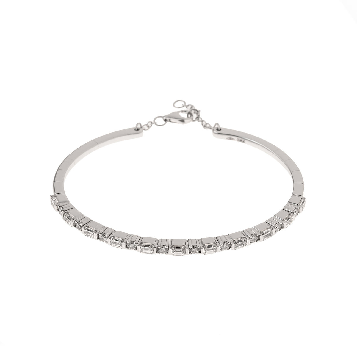 Diamond bracelet. Gift Bracelet. Perfect bracelet for present. Precious stone bracelet. Chain Bracelet. Bangle Bracelet. Anatol jewelry. Fine Jewelry. Golden Hall. Kifissia. Βραχιόλι με διαμάντια. Βραχιόλι για δώρο. Βραχιόλι χειροπέδα. Ζαφείρια. Ρουμπίνια. Σμαράγδια. Athens. Diamond Bangle Bracelet.