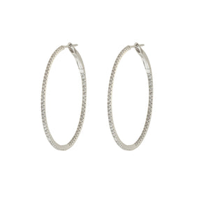 Diamond Hoop earrings. Hoop earrings. Gold hoop earrings. Gold and Diamond hoop earrings. Easy to wear hoops. Diamond hoops. Diamond earrings for gift. Χρυσοί κρίκοι. Διαμαντένιοι κρίκοι. Κρίκος με διαμάντια. Σκουλαρίκια κρίκοι. Σκουλαρίκι για δώρο. Fine jewelry. Anatol. Kifissia. Golden Hall. Athens.