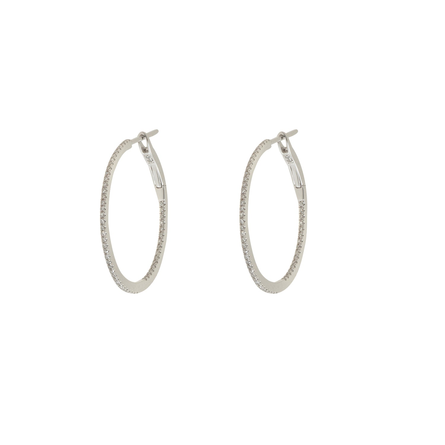 Diamond Hoop earrings. Hoop earrings. Gold hoop earrings. Gold and Diamond hoop earrings. Easy to wear hoops. Diamond hoops. Diamond earrings for gift. Χρυσοί κρίκοι. Διαμαντένιοι κρίκοι. Κρίκος με διαμάντια. Σκουλαρίκια κρίκοι. Σκουλαρίκι για δώρο. Fine jewelry. Anatol. Kifissia. Golden Hall. Athens.