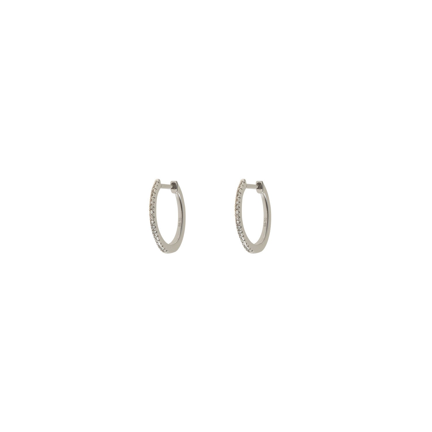 Diamond Hoop earrings. Hoop earrings. Gold hoop earrings. Gold and Diamond hoop earrings. Easy to wear hoops. Diamond hoops. Diamond earrings for gift. Χρυσοί κρίκοι. Διαμαντένιοι κρίκοι. Κρίκος με διαμάντια. Σκουλαρίκια κρίκοι. Σκουλαρίκι για δώρο. Fine jewelry. Anatol. Kifissia. Golden Hall. Athens.