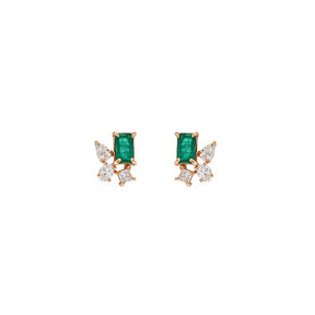 Emerald Earring. Diamond and emerald Earring. Diamond Earring. Anatol jewelry. Fine jewelry. Golden Hall. Kifissia. Vivid green emerald. Σκουλαρίκι με σμαράγδι. Σκουλαρίκι με διαμάντια και σμαράγδι. Σκουλαρίκι με μπριγιάν. Σκουλαρίκι με πράσινη πέτρα. Χρυσά κοσμήματα. Κοσμήματα Κηφισιά. Σκουλαρίκι καρφωτό. 