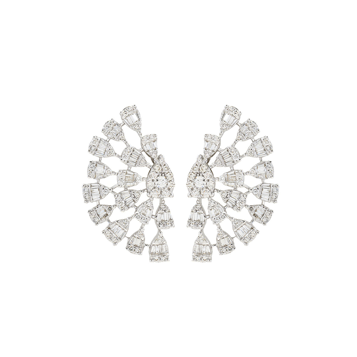 Fine Jewelry Earring. Diamond Earring. Gold and diamond earring. High end jewelry earring. Expensive jewelry. Anatol jewelry. Kifissia. Golden Hall. Χρυσά κοσμήματα. Κοσμήματα Κηφισιά. Σκουλαρίκι με διαμάντια. Σκουλαρίκι με μπριγιάν. Ακριβό σκουλαρίκι. Χρυσό σκουλαρίκι. 