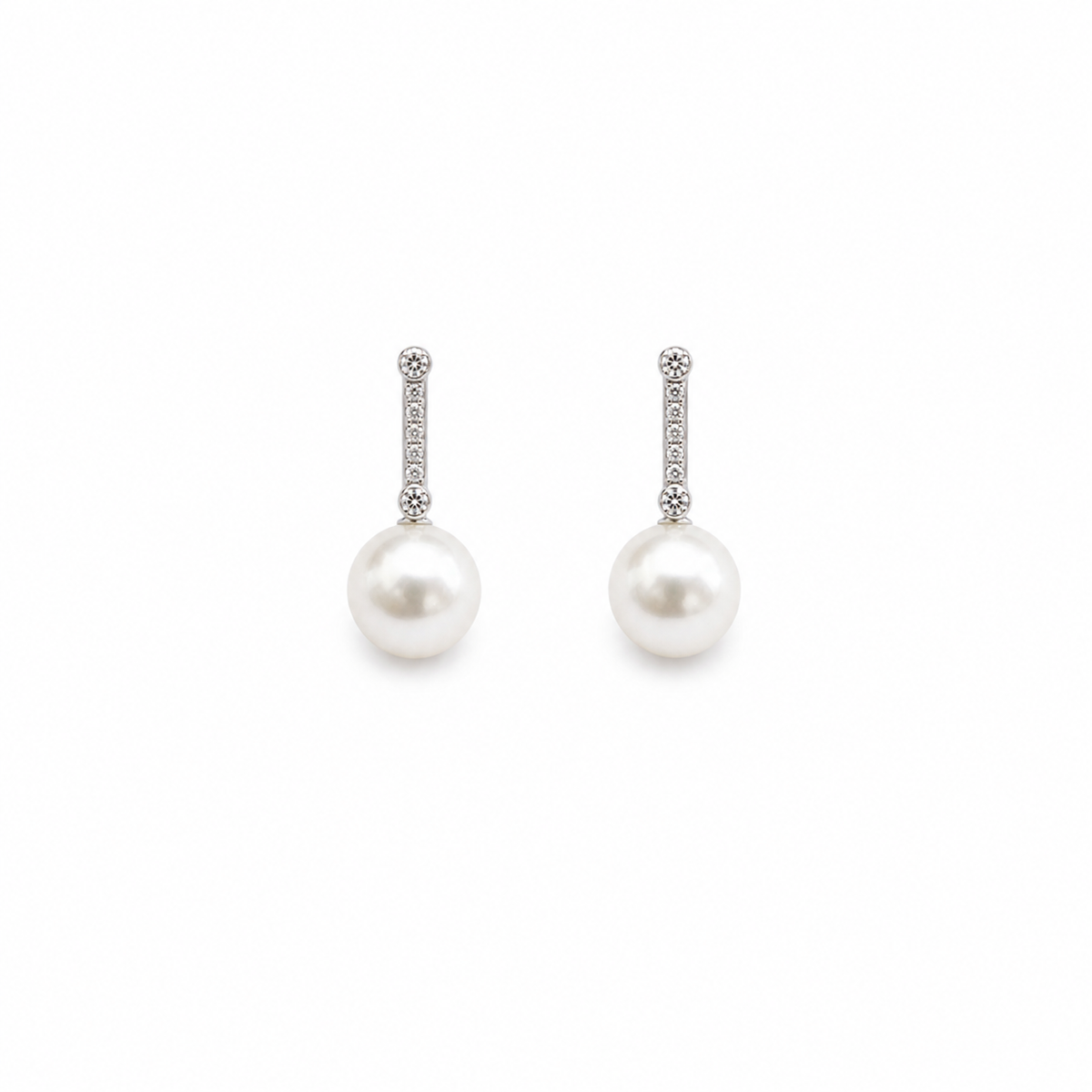 Timeless Pearl Earrings