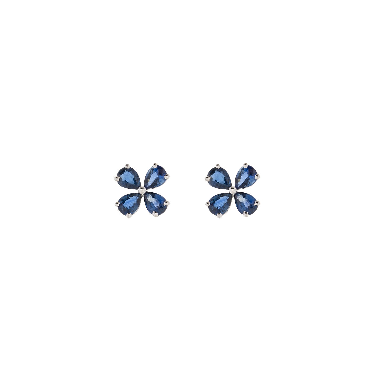 Sapphire Earring. Earrings. 18K gold earring. White Gold, yellow gold, rose gold. Perfect Gift. Earring gift. Fine jewelry. Anatol. Kifissia. Golden Hall. Σκουλαρίκι χρυσό. Σκουλαρίκι  με ζαφείρια. Σκουλαρίκι τρυπητό. Σκουλαρίκι με ζαφείρι. Σκουλαρίκι με διαμάντια. Athens. Κηφισιά. Σκουλαρίκι με μπριγιάν. 
