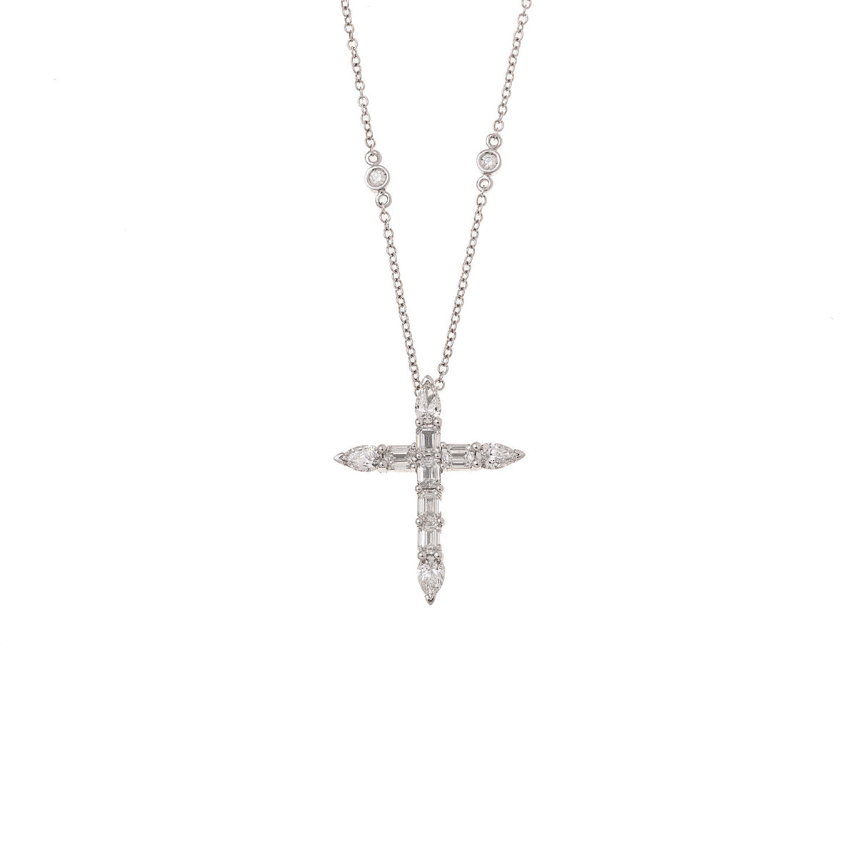 Diamond Cross. Gold and diamond cross. Cross for christening. Cross for baptism. Fine jewellery. Anatol jewellery. Χρυσά κοσμήματα. Κοσμήματα Κηφισιά. Σταυρός χρυσός. Σταυρός με διαμάντια. Βαφτιστικός σταυρός. Σταυρός για βάφτιση.  Σταυρός με μπριγιάν. 