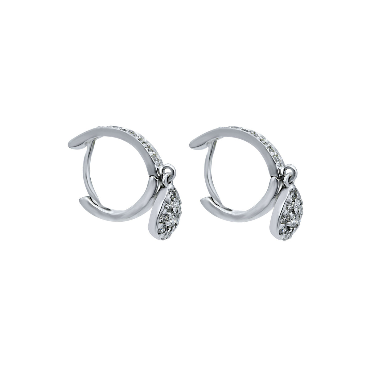 Diamond Hoop earrings. Hoop earrings. Gold hoop earrings. Gold and Diamond hoop earrings. Easy to wear hoops. Diamond hoops. Diamond earrings for gift. Χρυσοί κρίκοι. Διαμαντένιοι κρίκοι. Κρίκος με διαμάντια. Σκουλαρίκια κρίκοι. Σκουλαρίκι για δώρο. Fine jewelry. Anatol. Kifissia. Golden Hall. Athens.