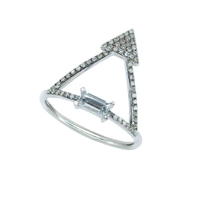 Sapphire Ring. Diamond and sapphire ring. Precious stone ring. High end ring. Anatol jewelry. Fine jewelry. Golden Hall. Kifissia. Vivid blue sapphire. Fine jewelry. Ring. Engagement ring. Royal blue ring. Athens. Δαχτυλίδι με διαμάντια. Δαχτυλίδι με μπλε ζαφείρι. Δαχτυλίδι κόσμημα. Καλό δαχτυλίδι. Κοσμήματα. 