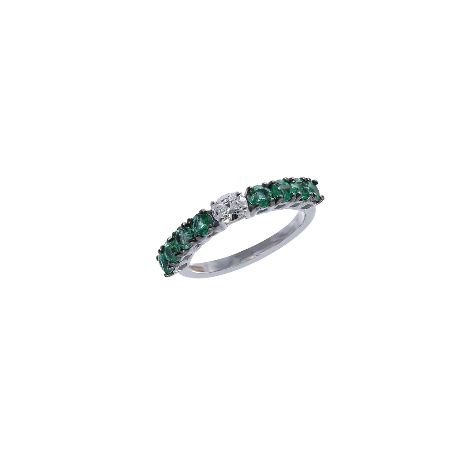 Diamond and emerald ring. Eternity ring. Oval diamond ring.